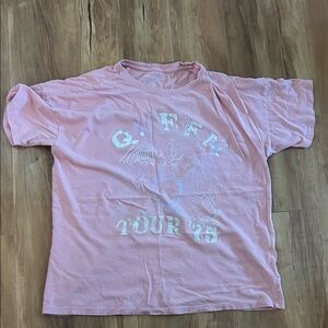 American Eagle Queen band tribute distressed concert tee - pink